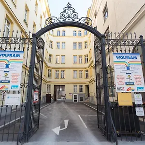 Margareten Long Apartament
